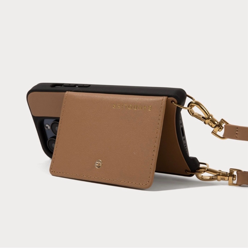 Bandolier - Mila MagSafe Phone Case - Picture 2 of 3